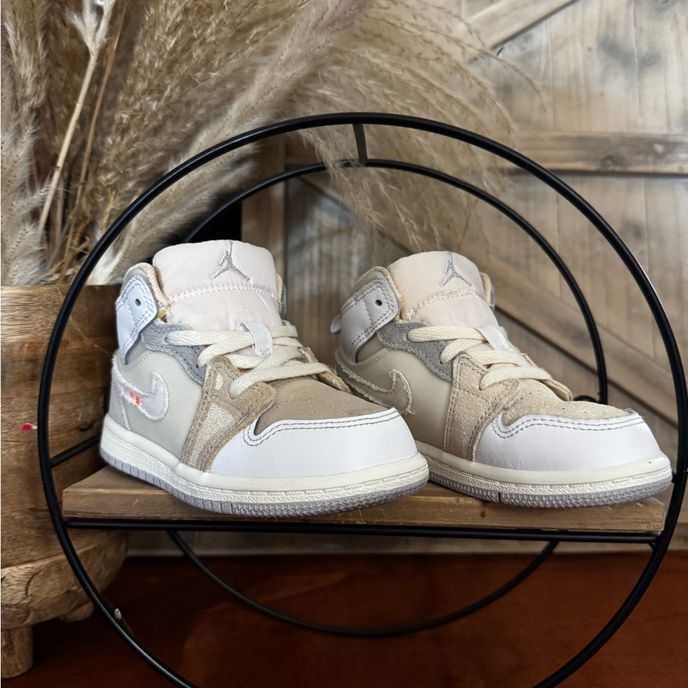 2022 Air Jordan 1 Mid SE Craft GS 'Inside Out'
